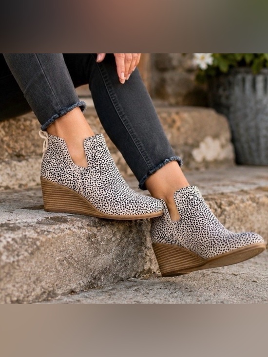 Toms Shoes - New Toms Ortholite Kallie Boot Women’s Size 7.5 mini Cheetah Print Suede Wedge